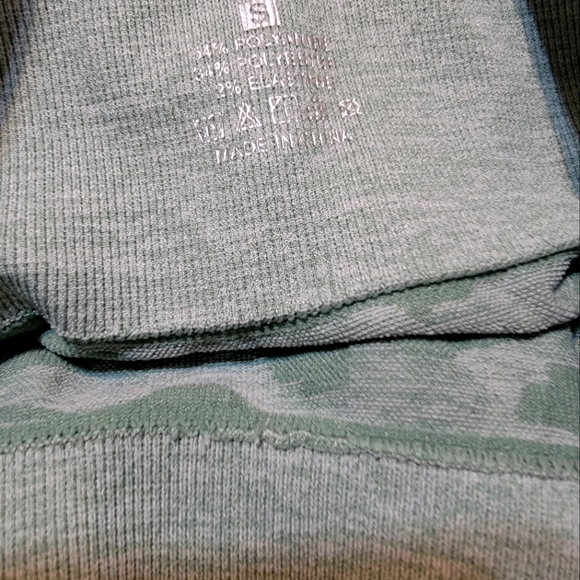 GREEN CAMO SHORTS - Picture 3 of 3